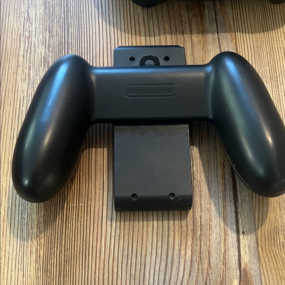 Nintendo Switch Accessory Bundle - Picture 6 of 14